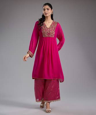 Pink embroidered organza kurta set 1