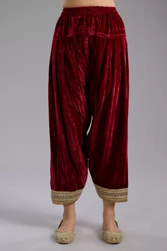 Black embroidered velvet kurta set