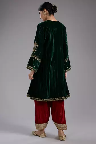 Black embroidered velvet kurta set