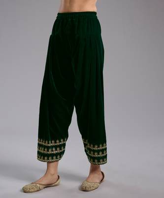 Green embroidered velvet kurta set 3
