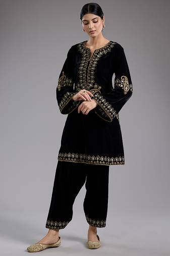 Black embroidered velvet kurta set