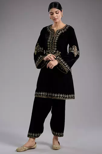 Black embroidered velvet kurta set