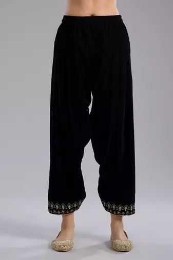 Black embroidered velvet kurta set