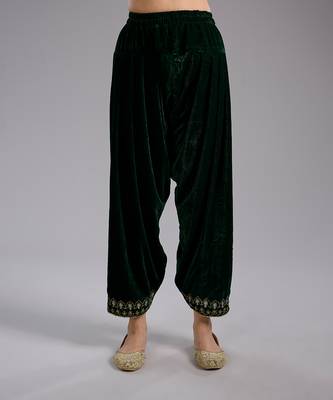 Green embroidered velvet kurta set 3