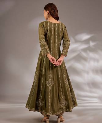 Green embroidered chanderi anarkali 2