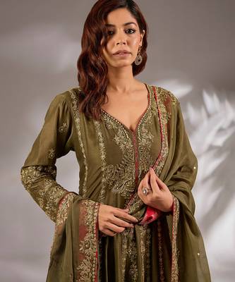 Green embroidered chanderi anarkali 4