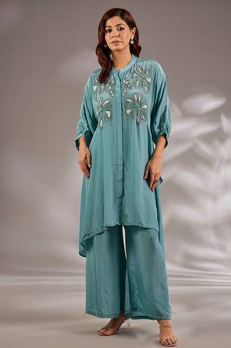 Blue embroidered crepe kaftan set