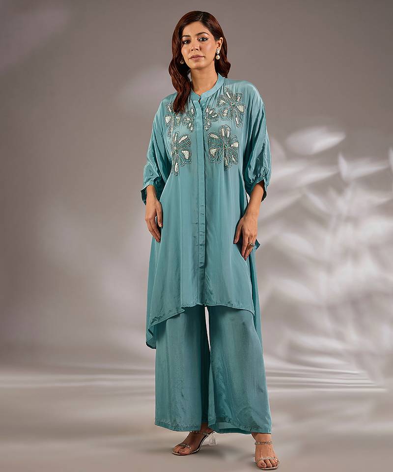 Blue embroidered crepe kaftan set
