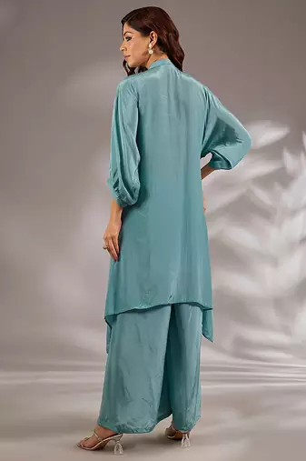 Blue embroidered crepe kaftan set