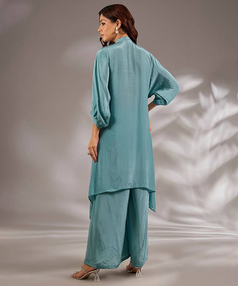 Blue embroidered crepe kaftan set
