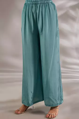 Blue embroidered crepe kaftan set
