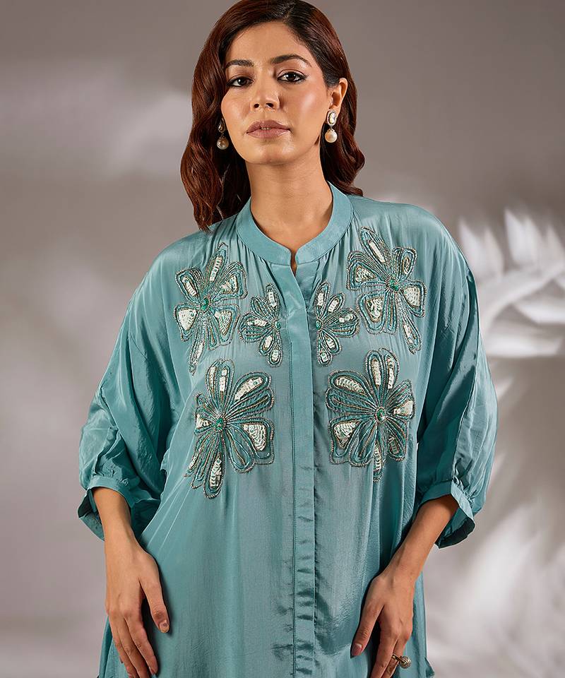 Blue embroidered crepe kaftan set