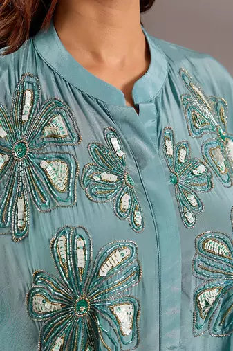 Blue embroidered crepe kaftan set