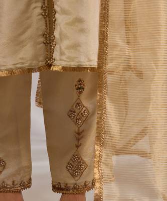 Ivory embroidered tissue kurta set 5