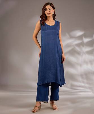 Blue embroidered chanderi kurta set 3
