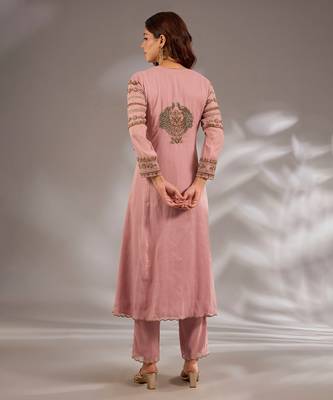Pink embroidered chanderi kurta set 2
