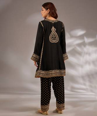 Black embroidered silk kurta set 2