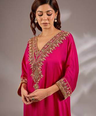 Pink embroidered silk kurta set 5
