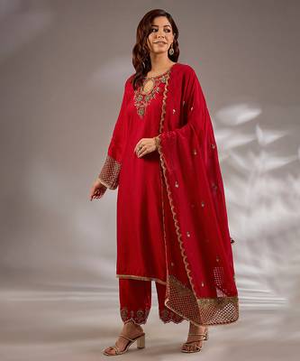 Red embroidered silk kurta set 1