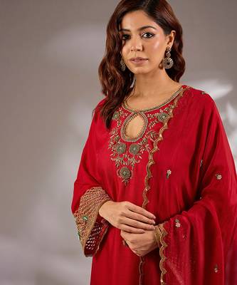 Red embroidered silk kurta set 4