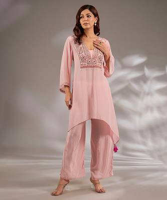 Pink embroidered crepe kurta set 1