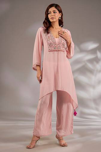 Pink embroidered crepe kurta set