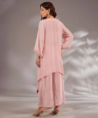 Pink embroidered crepe kurta set 2