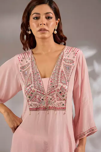 Pink embroidered crepe kurta set