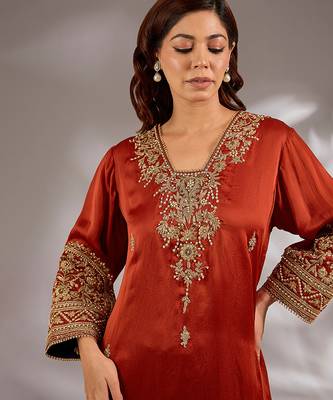 Orange embroidered satin kurta set 4