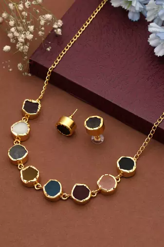 Assorted color amrapali necklace set offering vibrant necklace artistry for festive and wedding occasions