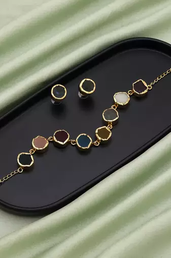 Assorted color amrapali necklace set offering vibrant necklace artistry for festive and wedding occasions