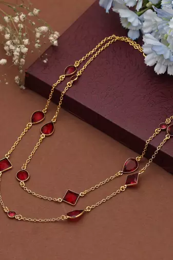 Maroon color amrapali necklace created to elevate traditional outfits with rich necklace sophistication