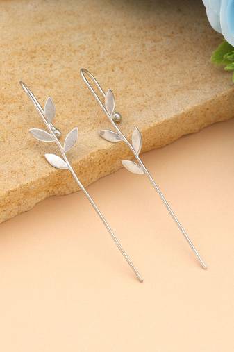 Silver color earcuff crafted for stylish minimalistic fashion while maintaining traditional appeal