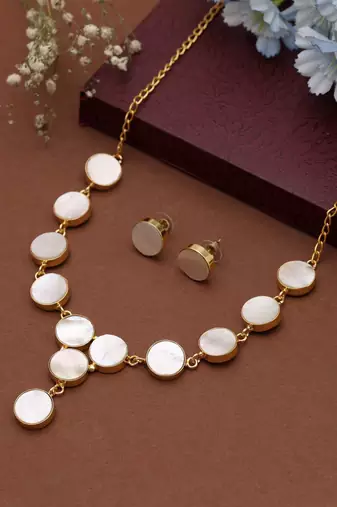 White color amrapali necklace set offering serene necklace elegance perfect for weddings and celebrations