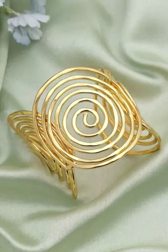 Premium gold color bracelet offering refined craftsmanship suited for celebrations and cultural ceremonies