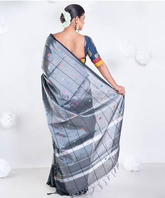 banarasi kora organza zari saree in ash grey with floral border 3