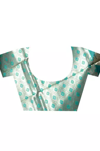 kanjivaram saree in bottle green color with golden border and booti