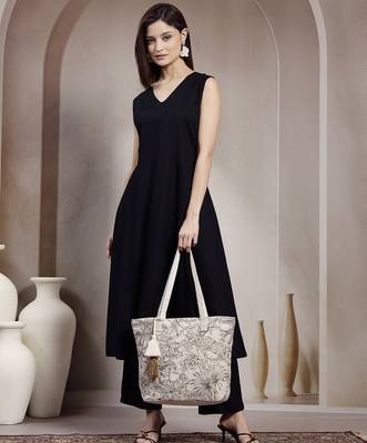 earth edit beige cotton jungle toile shoulder bag 9