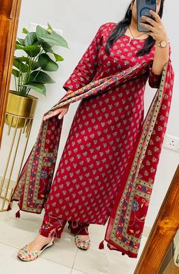Floral printed red round neck  cotton kurta set with trouser & dupatta 2