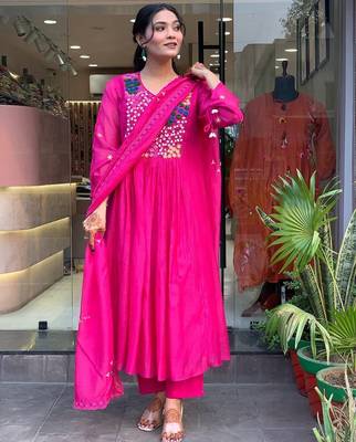 Floral embroidered pink v neck  cotton kurta set with trouser & dupatta 1