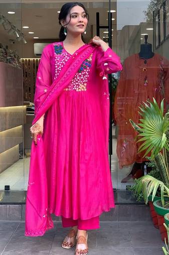 Floral embroidered pink v neck pure cotton kurta set with trouser & dupatta