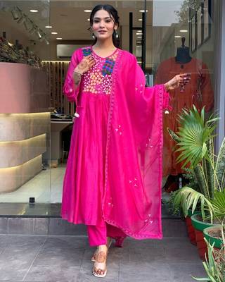 Floral embroidered pink v neck  cotton kurta set with trouser & dupatta 3
