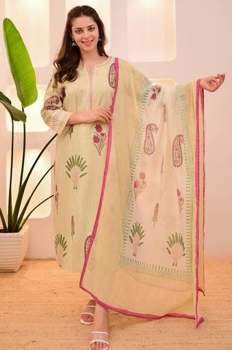 Floral printed green round neck pure cotton kurta set with trouser & dupatta