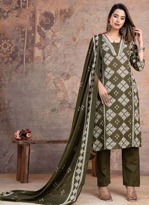 Floral embroidered green v neck  cotton kurta set with trouser & dupatta 2