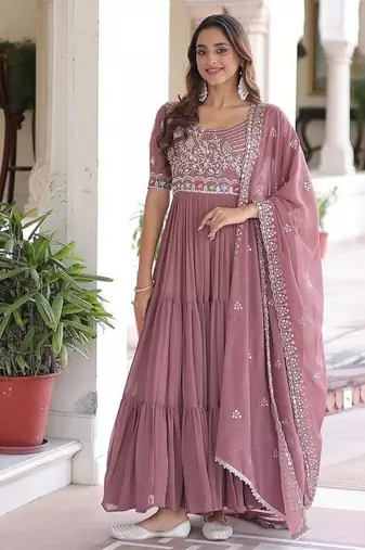 Peach zari & sequins embroidered georgette kurta & dupatta set