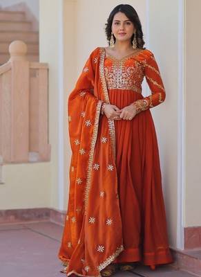 Orange zari & sequins embroidered fendy kurta & dupatta set 1