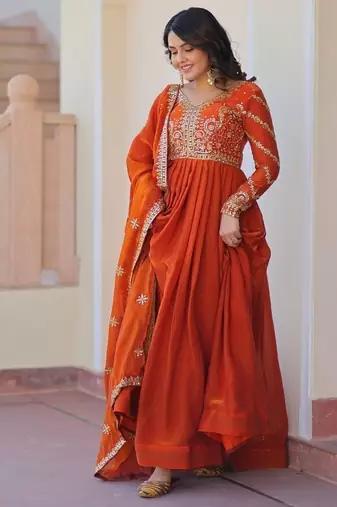 Orange zari & sequins embroidered fendy kurta & dupatta set