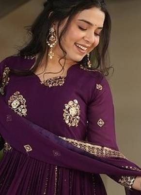 Purple zari & sequins embroidered georgette kurta & dupatta set 2