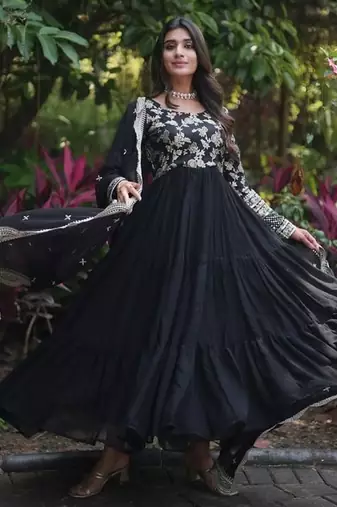 Black zari & sequins embroidered georgette kurta & dupatta set