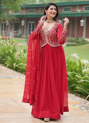 Red zari & sequins embroidered georgette kurta & dupatta set 1